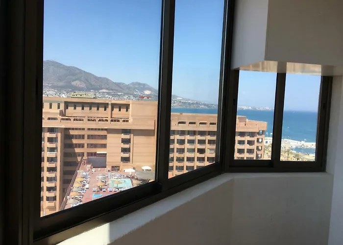 Torre Ii Palmeras Mit Seitlichem Meerblick Und Pool In Фуэнхирола