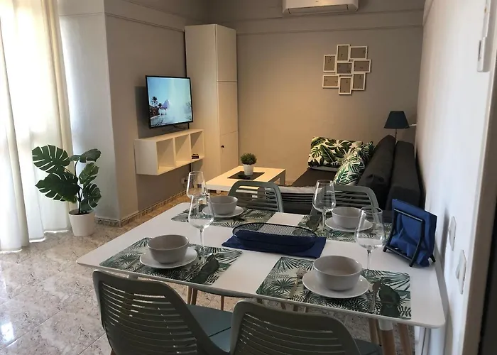 Torre Ii Palmeras Mit Seitlichem Meerblick Und Pool In Фуэнхирола